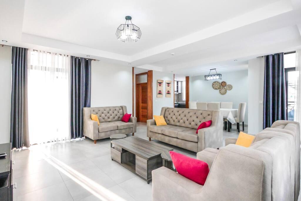 Ultra Modern Apartment In Nyarutarama キガリ エクステリア 写真