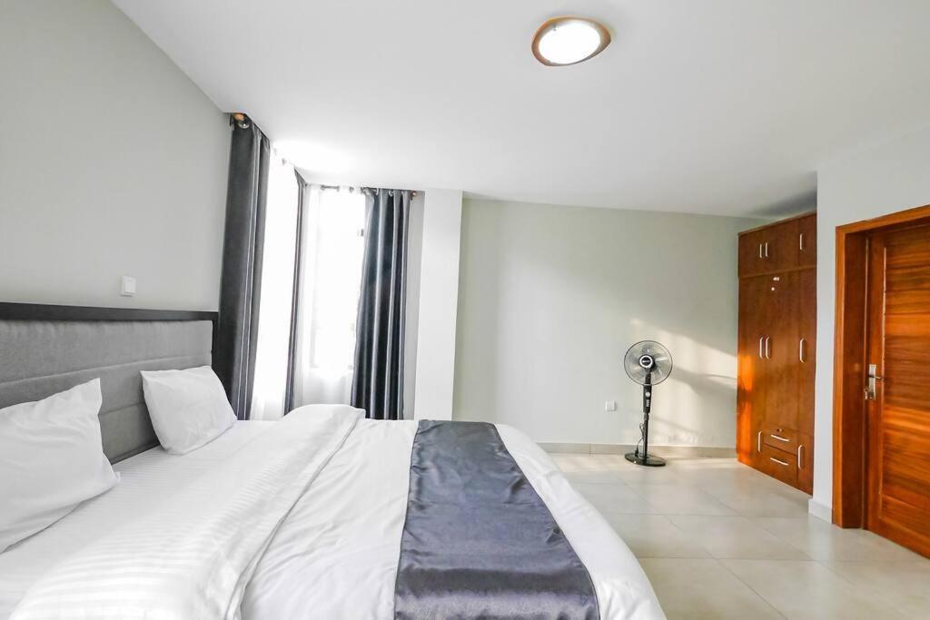 Ultra Modern Apartment In Nyarutarama キガリ エクステリア 写真