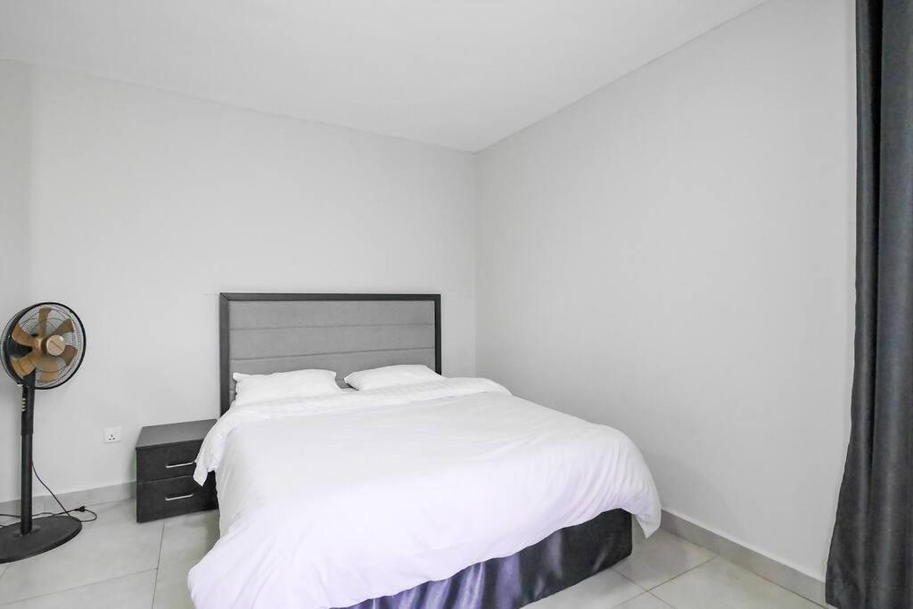 Ultra Modern Apartment In Nyarutarama キガリ エクステリア 写真