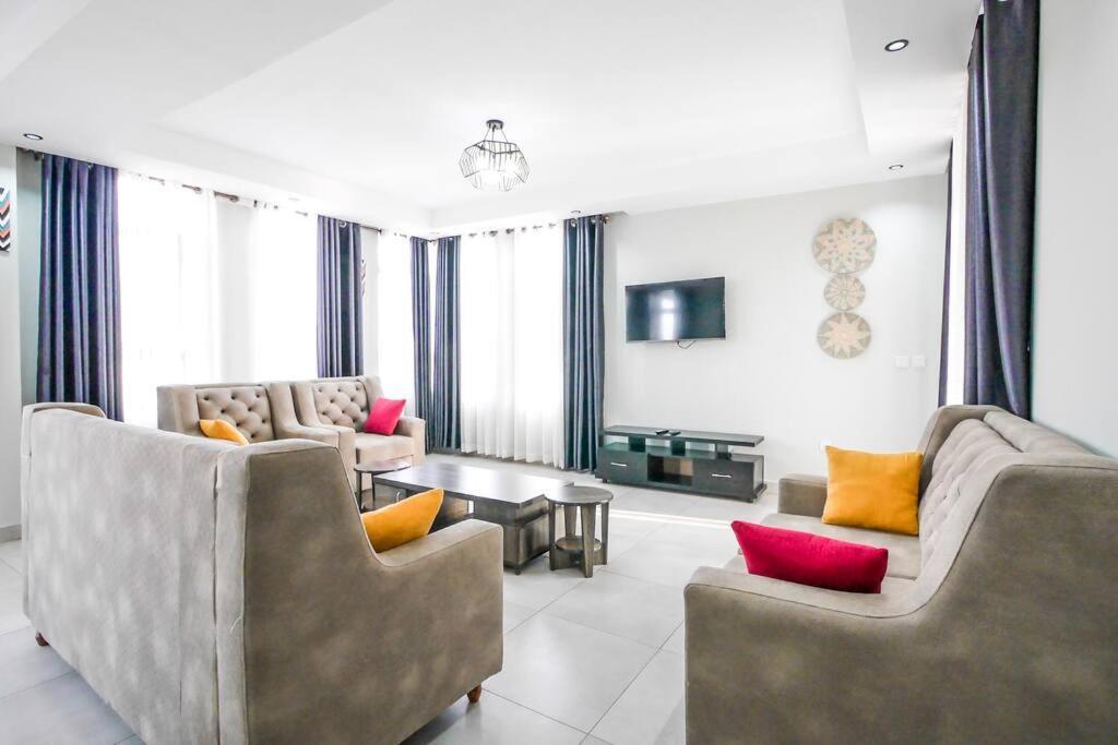 Ultra Modern Apartment In Nyarutarama キガリ エクステリア 写真